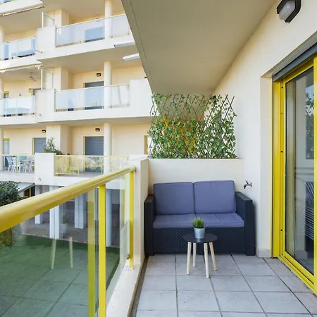 Lagos Del Castillo *