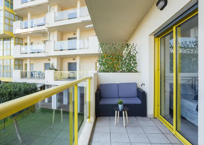 Lagos Del Castillo *